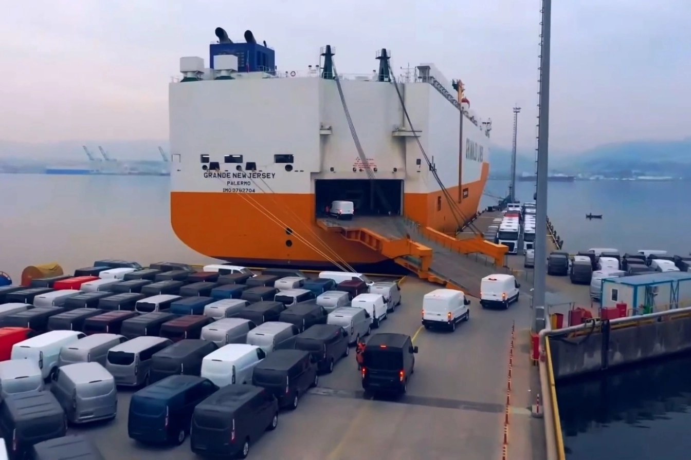 Otomotiv en y&uuml;ksek ihracatına imza attı