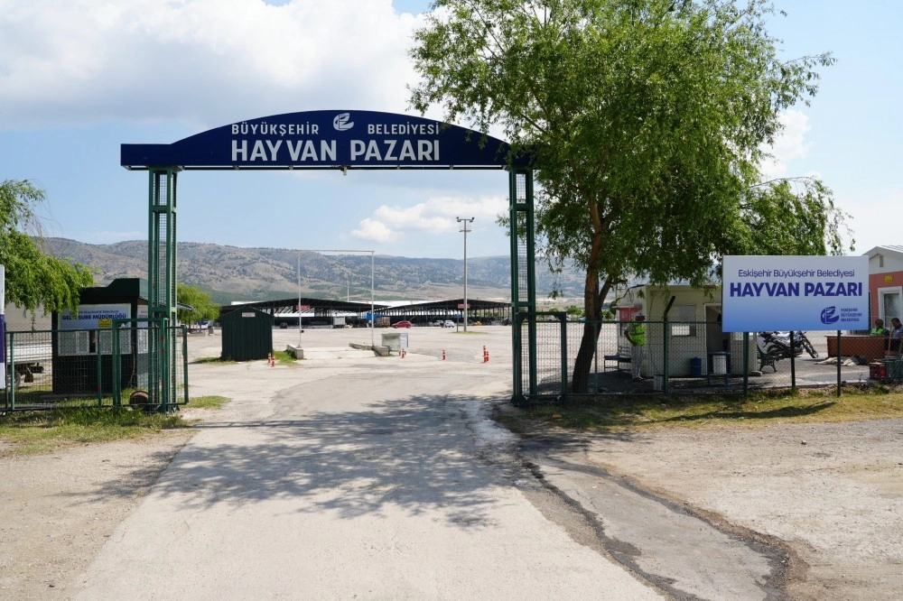 Hayvan Pazarı Kurban Bayramı i&ccedil;in hazırlanıyor