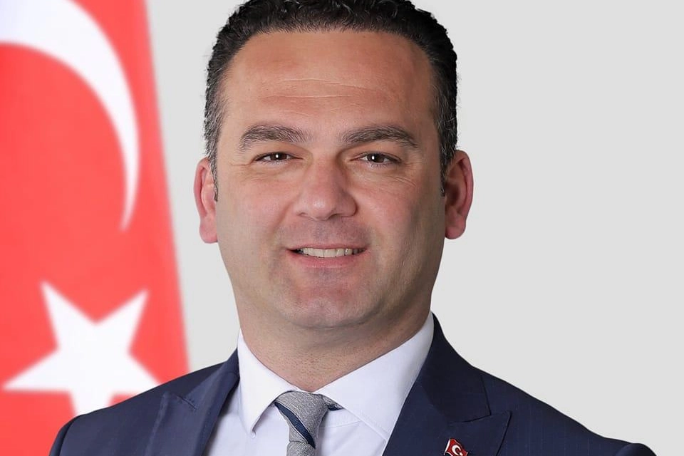 CHP, Hasbi Dede&rsquo;yi partiden ihra&ccedil; etti!