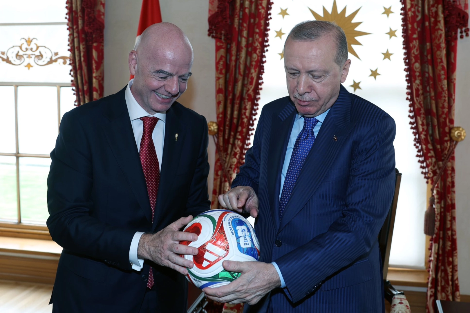 Cumhurbaşkanı Erdoğan, FIFA Başkanı'nı kabul etti