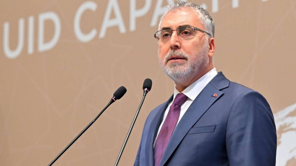 Bakan Işıkhan&rsquo;dan CHP&rsquo;li belediyelere SGK borcu tepkisi