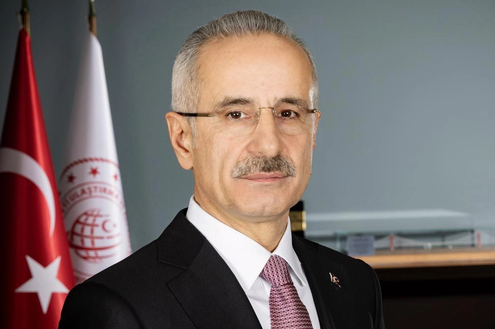 Bakan Uraloğlu a&ccedil;ıkladı... Emeklilere 14 bin TL'ye varan nakit destek