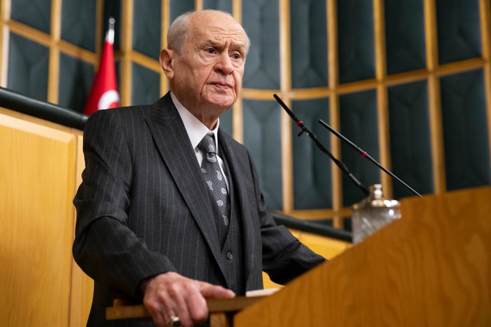 Bah&ccedil;eli: Gazi Meclis aciz değildir!