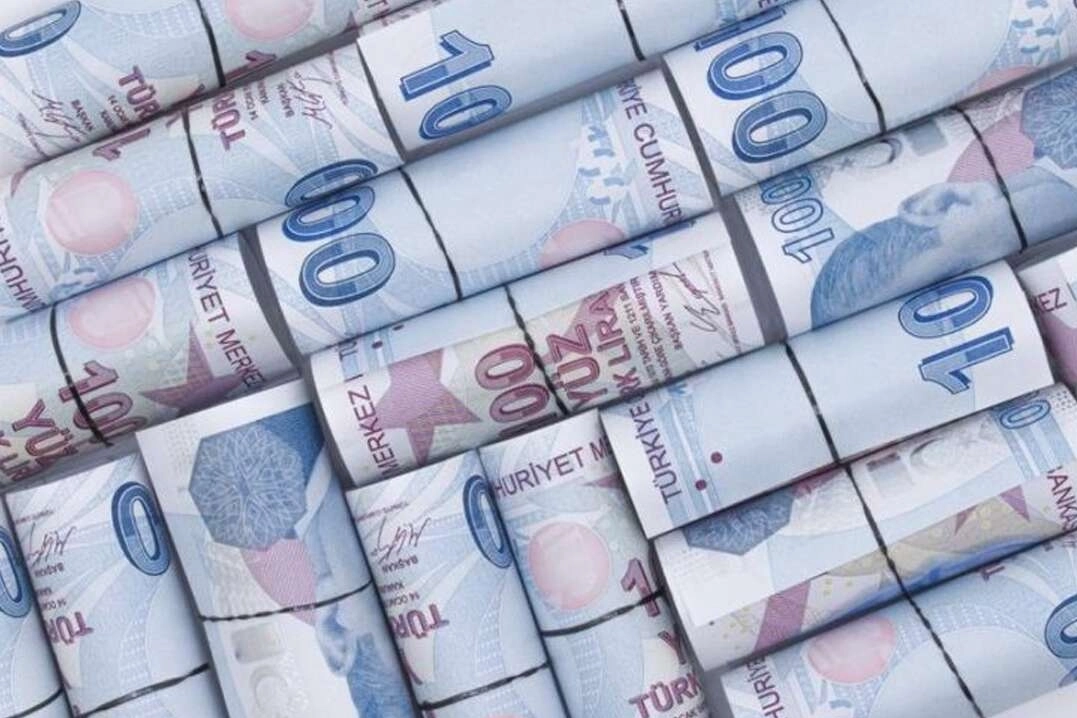 Net finansal a&ccedil;ık azaldı