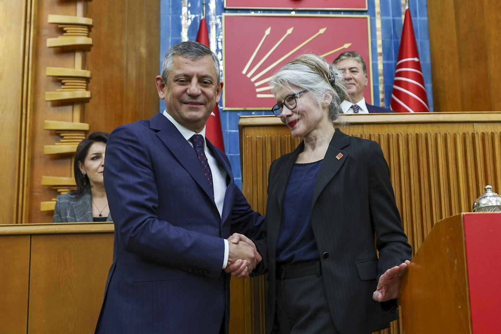 Emine &Uuml;lker Tarhan yeniden CHP&rsquo;de