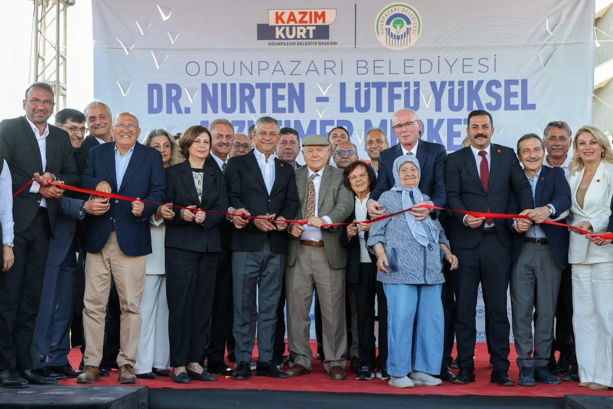 Alzheimer merkezi &Ouml;zg&uuml;r &Ouml;zel&rsquo;in katılımıyla a&ccedil;ıldı