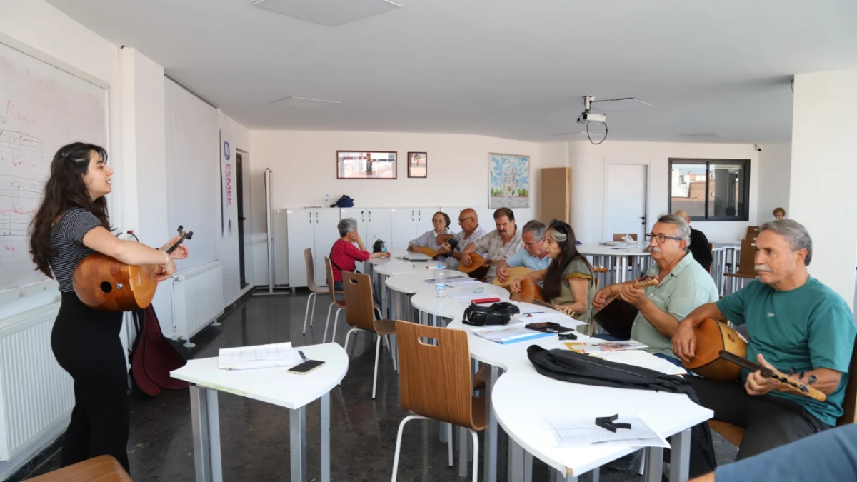 Bağlama kursunda buluştular