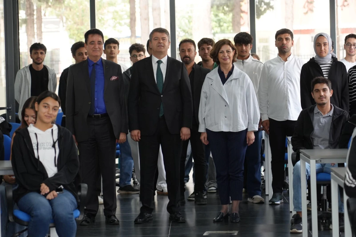 Başkan &Uuml;nl&uuml;ce&rsquo;ye resmi karşılama!