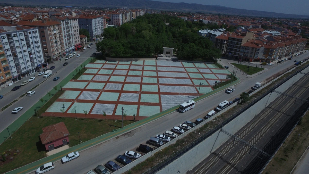 Cumhuriyet Meydanı koruma altında