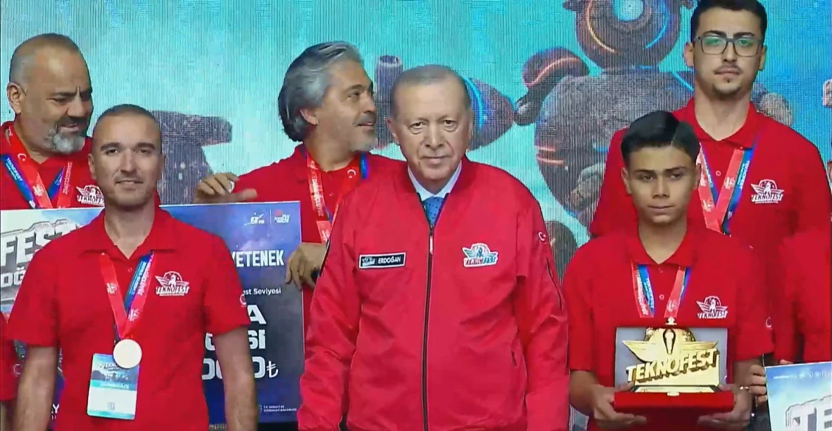 Eskişehirli şampiyonlara &ouml;d&uuml;ller Erdoğan&rsquo;dan!