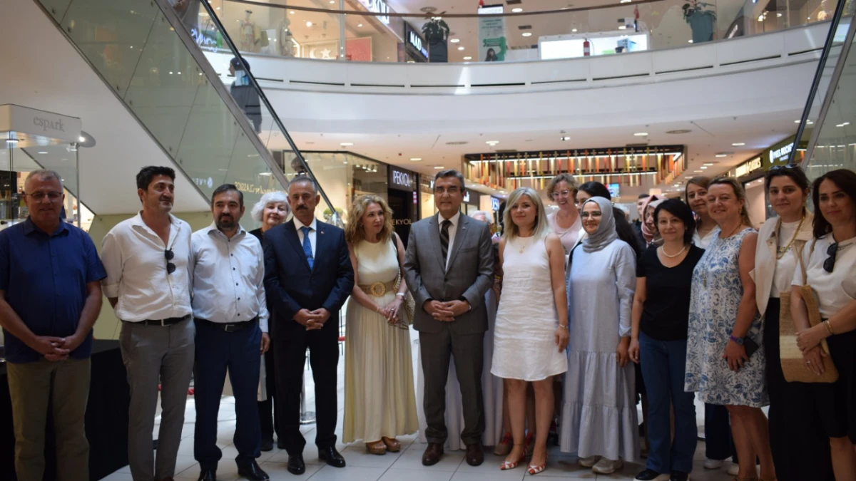 Espark'ta göz kamaştıran sergi