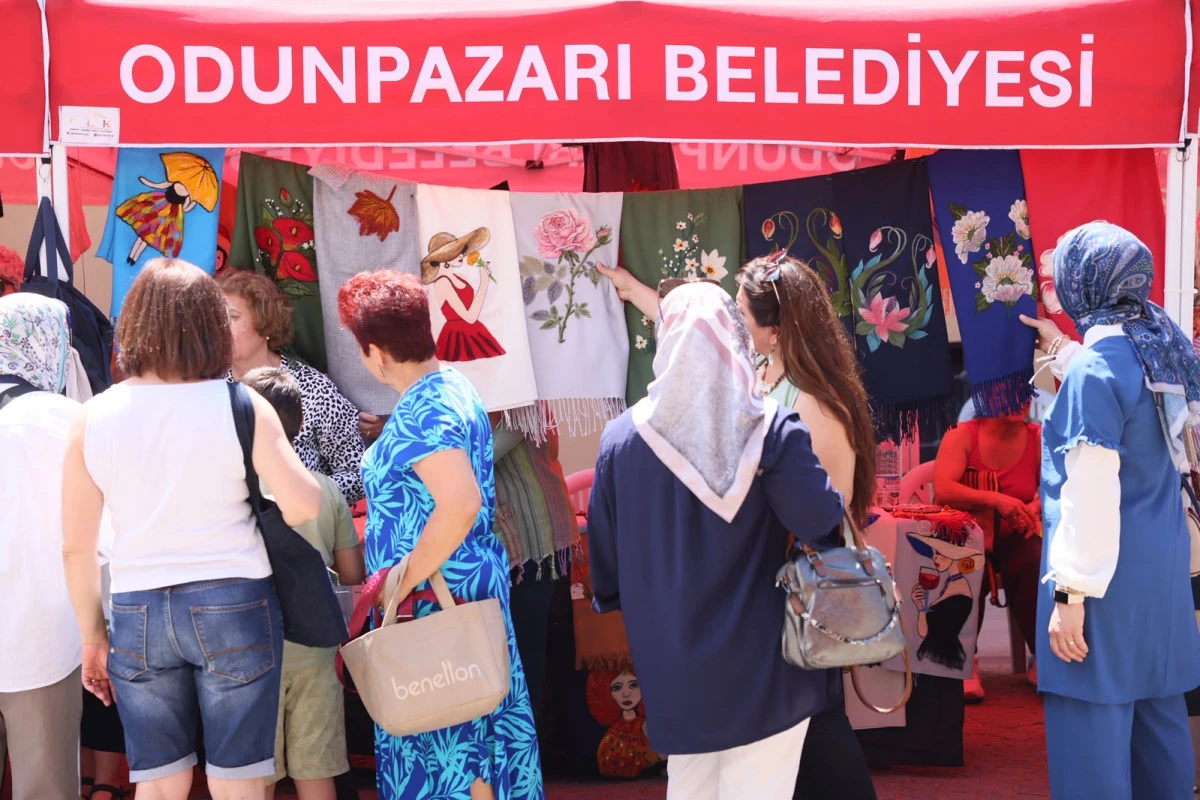 Halk merkezlerindeki d&ouml;n&uuml;ş&uuml;m dayanışmaya d&ouml;n&uuml;şt&uuml;
