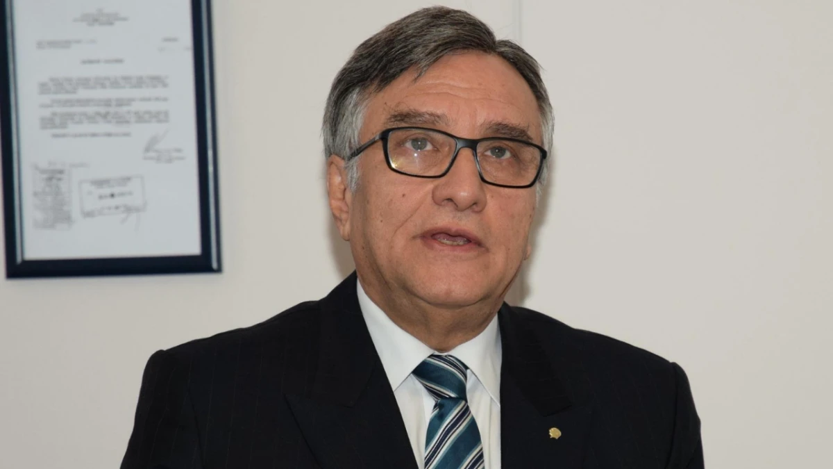 Hikmet Hoca hayatını yazdı!