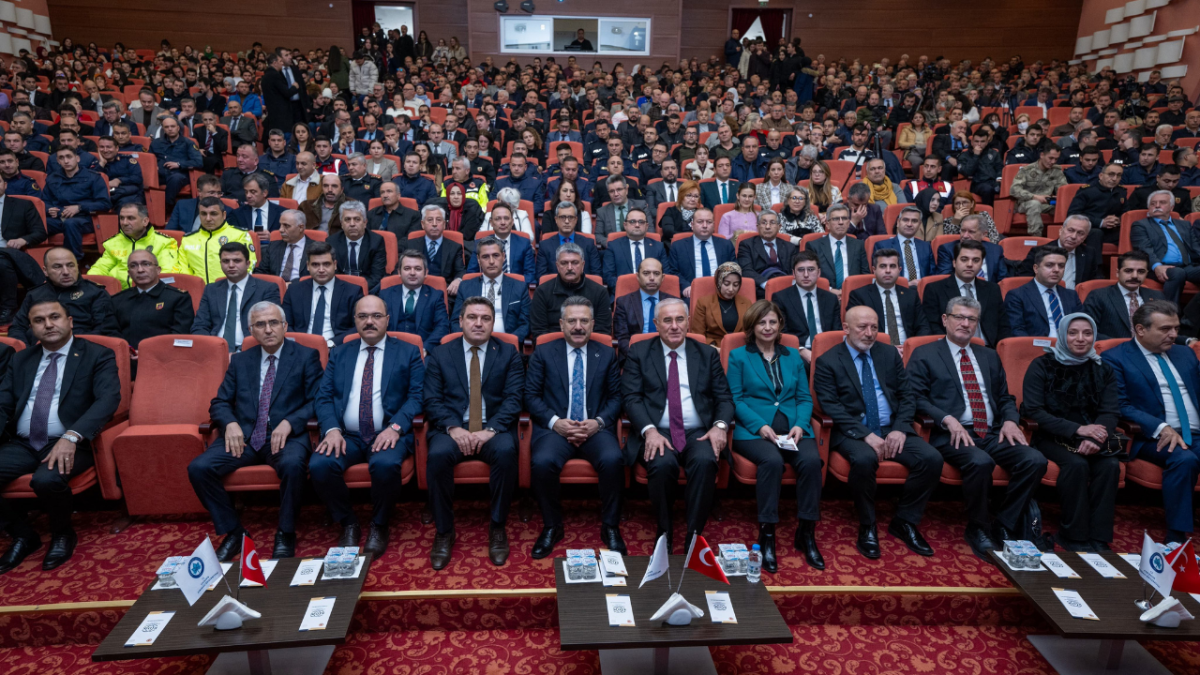 İlk halk buluşmasını Eskişehir’de yaptı!