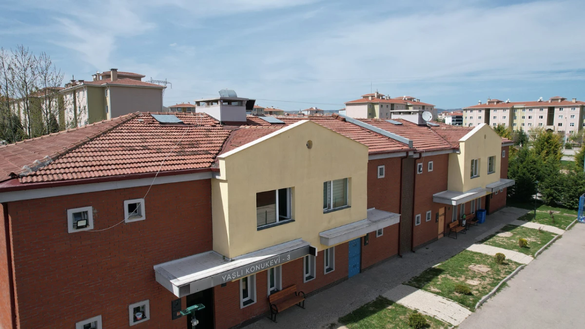 Öğrencilerini bekliyor