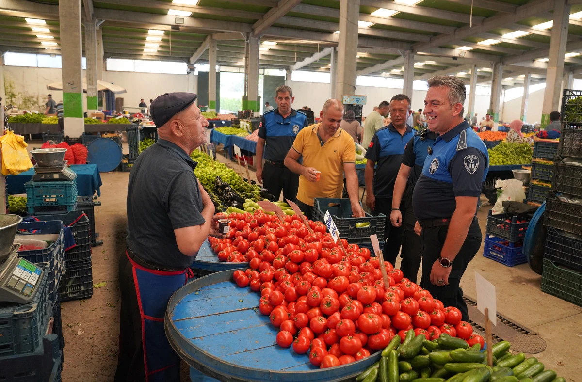 Tepebaşı Zabıtası Pazar denetiminde