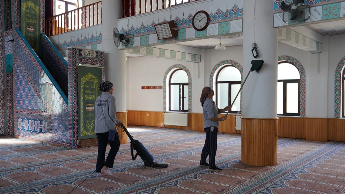 Tepebaşı’nda camiler pırıl pırıl