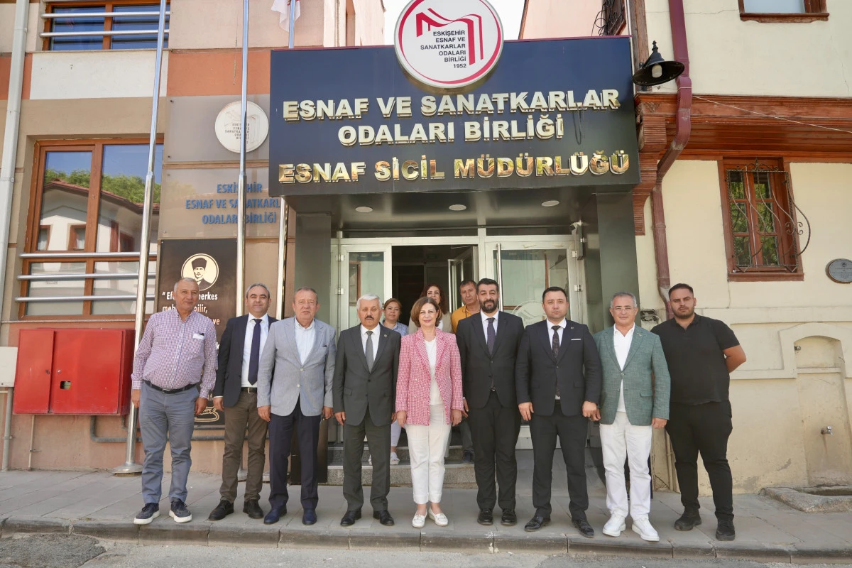 &Uuml;nl&uuml;ce'den Karamanlı&rsquo;ya hayırlı olsun ziyareti